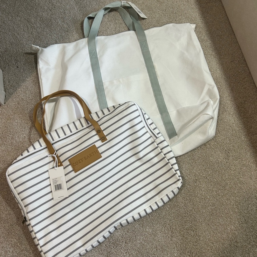 Cozy Eart X Large new Totes